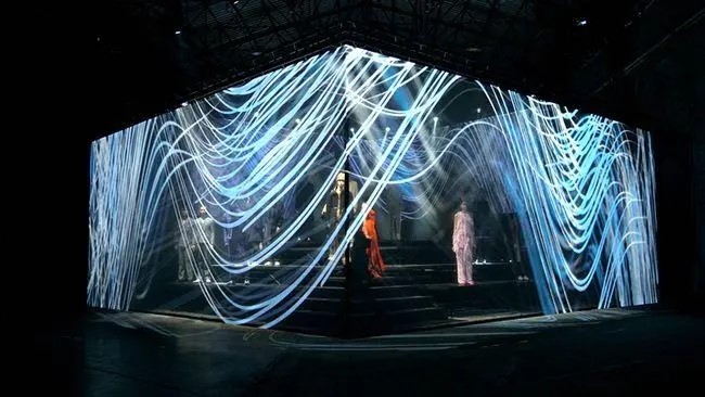 為什么個(gè)性化全息影像技術(shù)定制價(jià)格高？